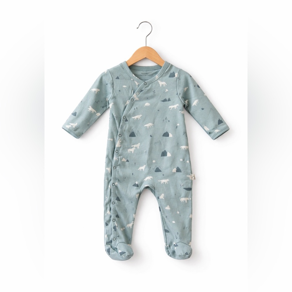 🟢 Red Caribou Bear Print Jumpsuit – 0–3 Months – NWOT – $46 Retail 🟢